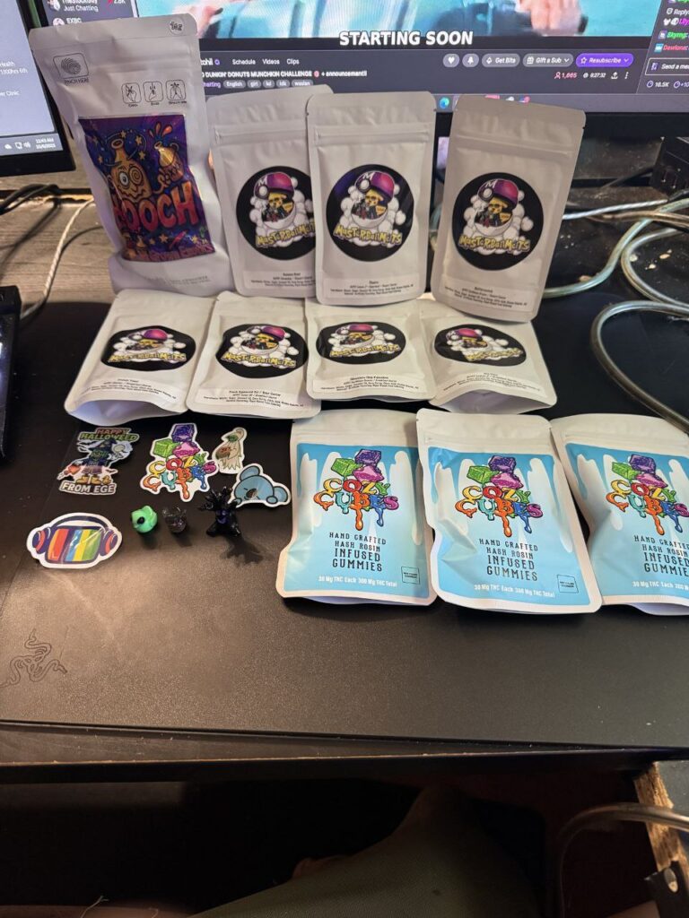 Cozy Cubes Maple Bacon Gummies by Burnin Garage Media — solventless edibles with savory-sweet flavor